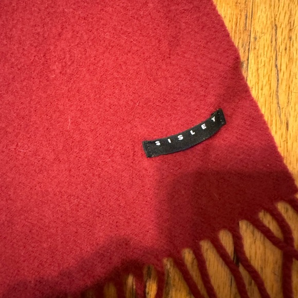 Sisley cashmere burgundy colour scarf in good condition - Picture 3 of 6
